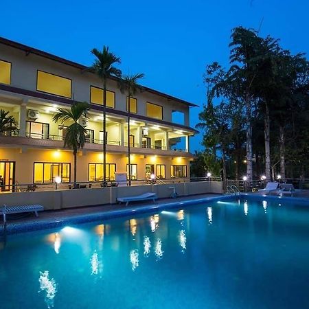 Hotel Rainforest 사우라하 외부 사진