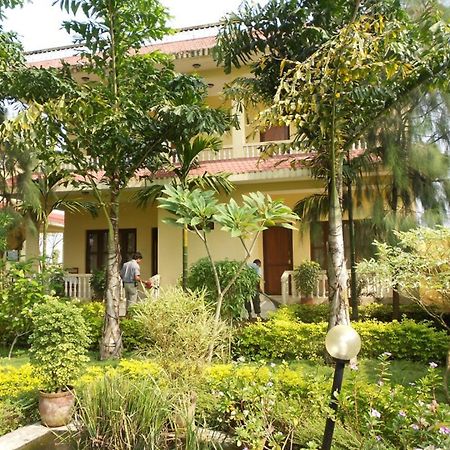 Hotel Rainforest 사우라하 외부 사진