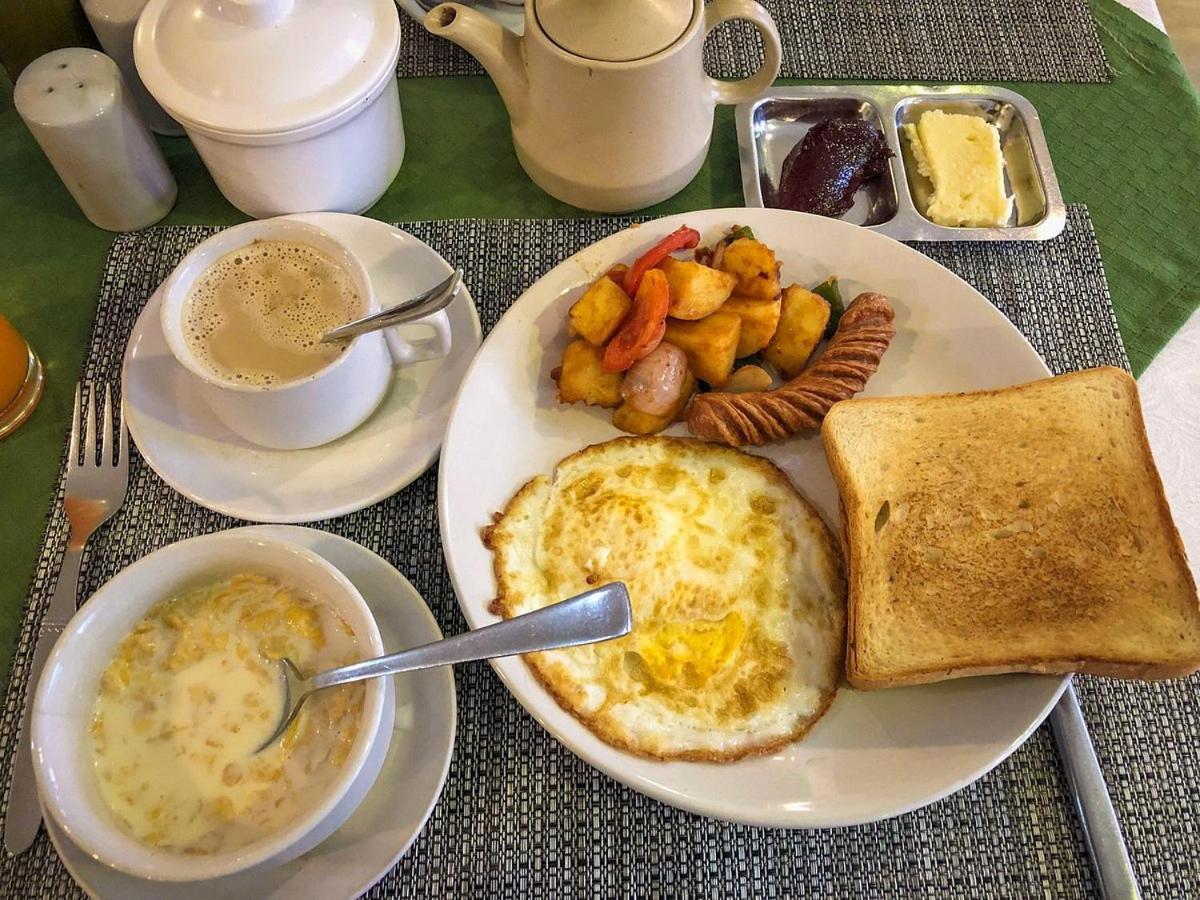Hotel Rainforest 사우라하 외부 사진