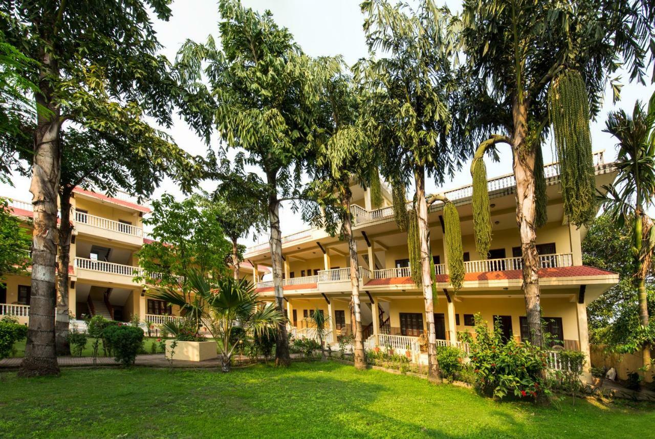 Hotel Rainforest 사우라하 외부 사진